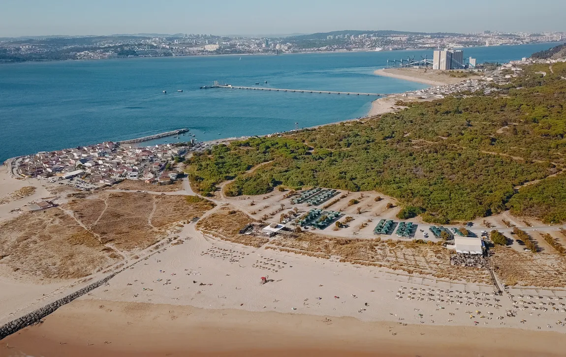 Filme de Elopements de Praia, no Restaurante Leblon, na Praia da Costa da Caparica, em Almada, Lisboa